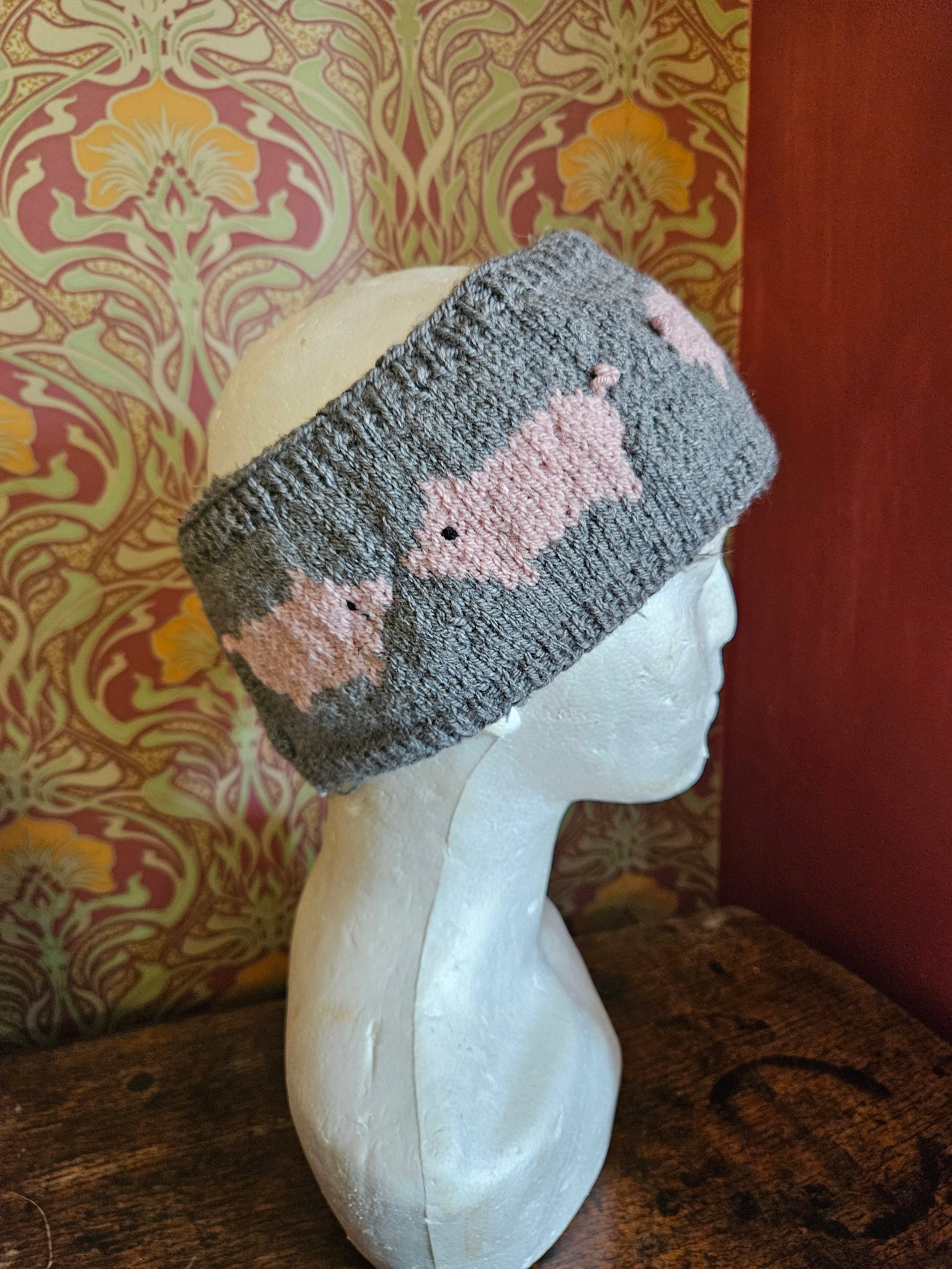 Earwarmer with pig design. Fully lined
