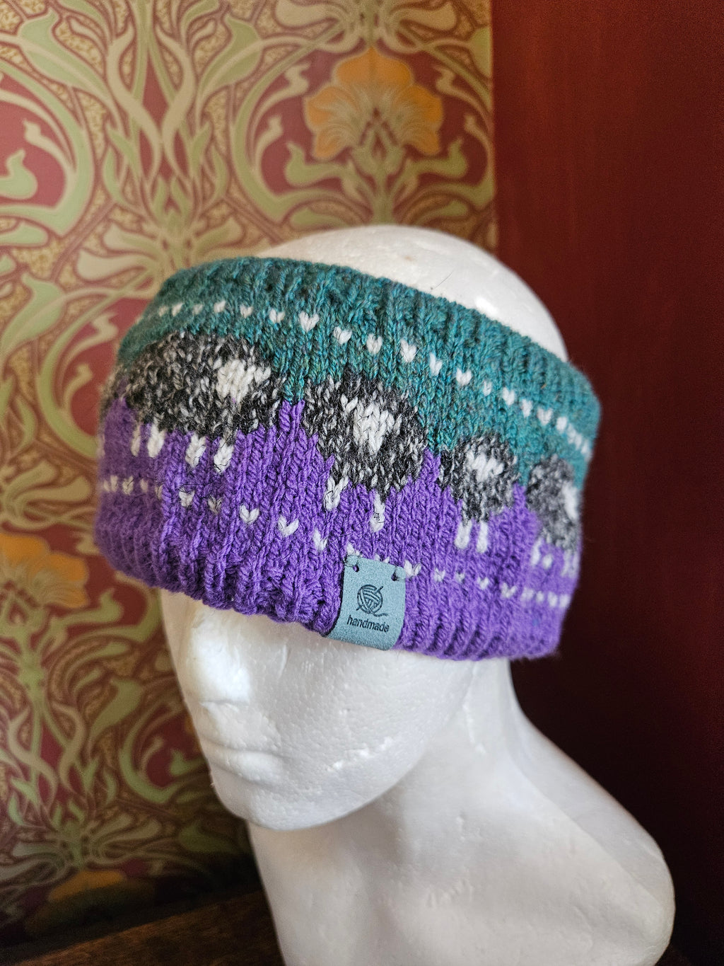 Earwarmer with sheep design
